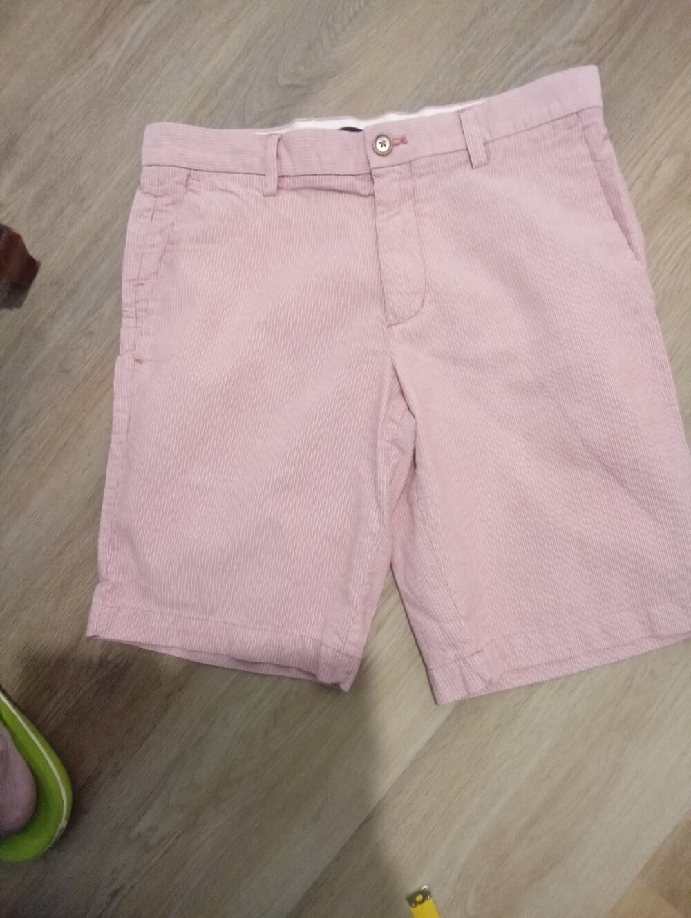 Banana Republic Aiden Short Size 30 Light Red & White Striped Flat Front